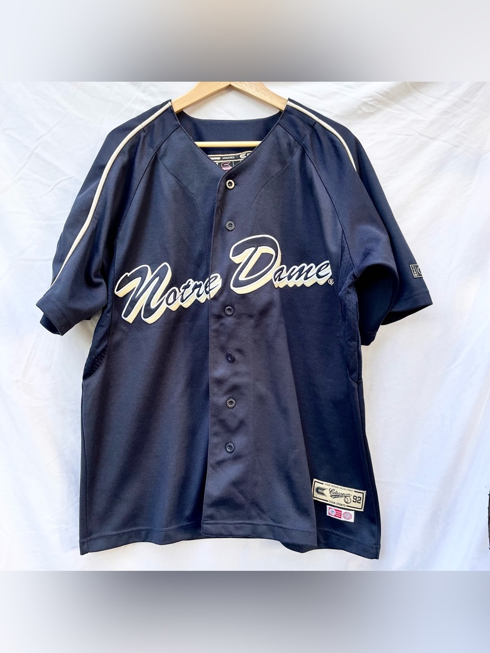 VINTAGE | NOTRE DAME FIGHTING IRISH JERSEY COLOSSEUM BASEBALL MENS SIZE MEDIUM